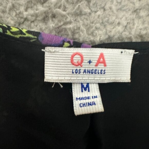 Q + A Los Angeles Maxi Dress Black Floral Ruffle Deep V - Picture 8 of 16